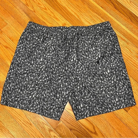 Amazon Essentials Men's Quick-Dry Lined Swim Trunks - Size XXL -  Gray & White - Picture 3 of 7